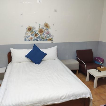 Papa Bear'S Guesthouse Taichung Room photo