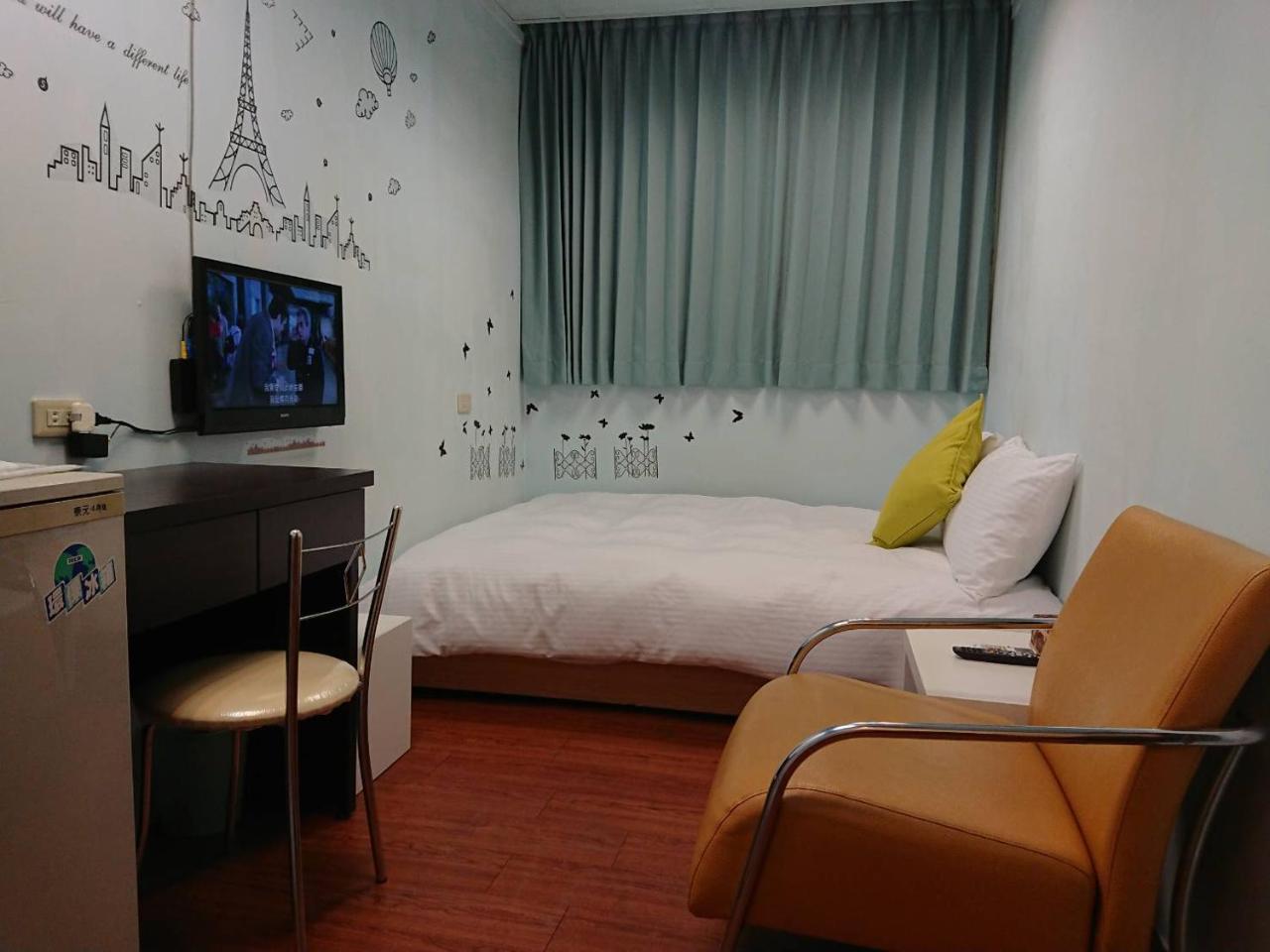 Papa Bear'S Guesthouse Taichung Exterior photo