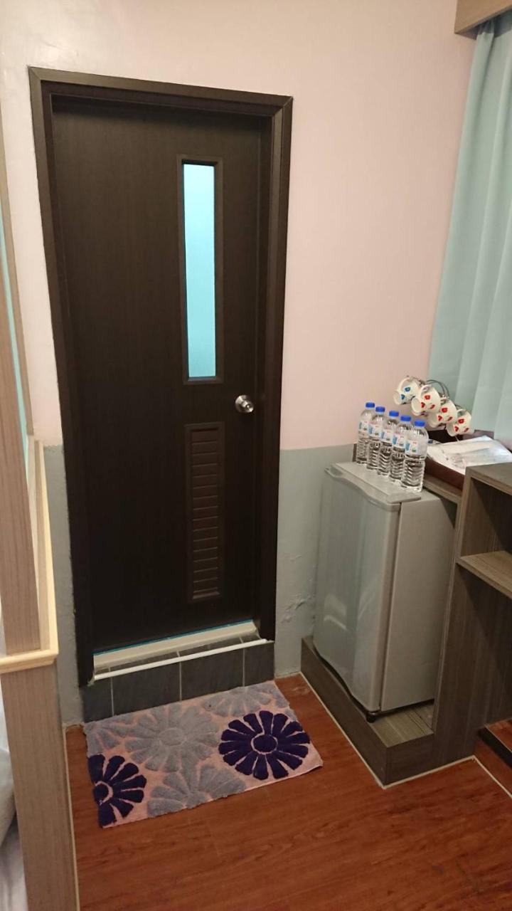 Papa Bear'S Guesthouse Taichung Exterior photo