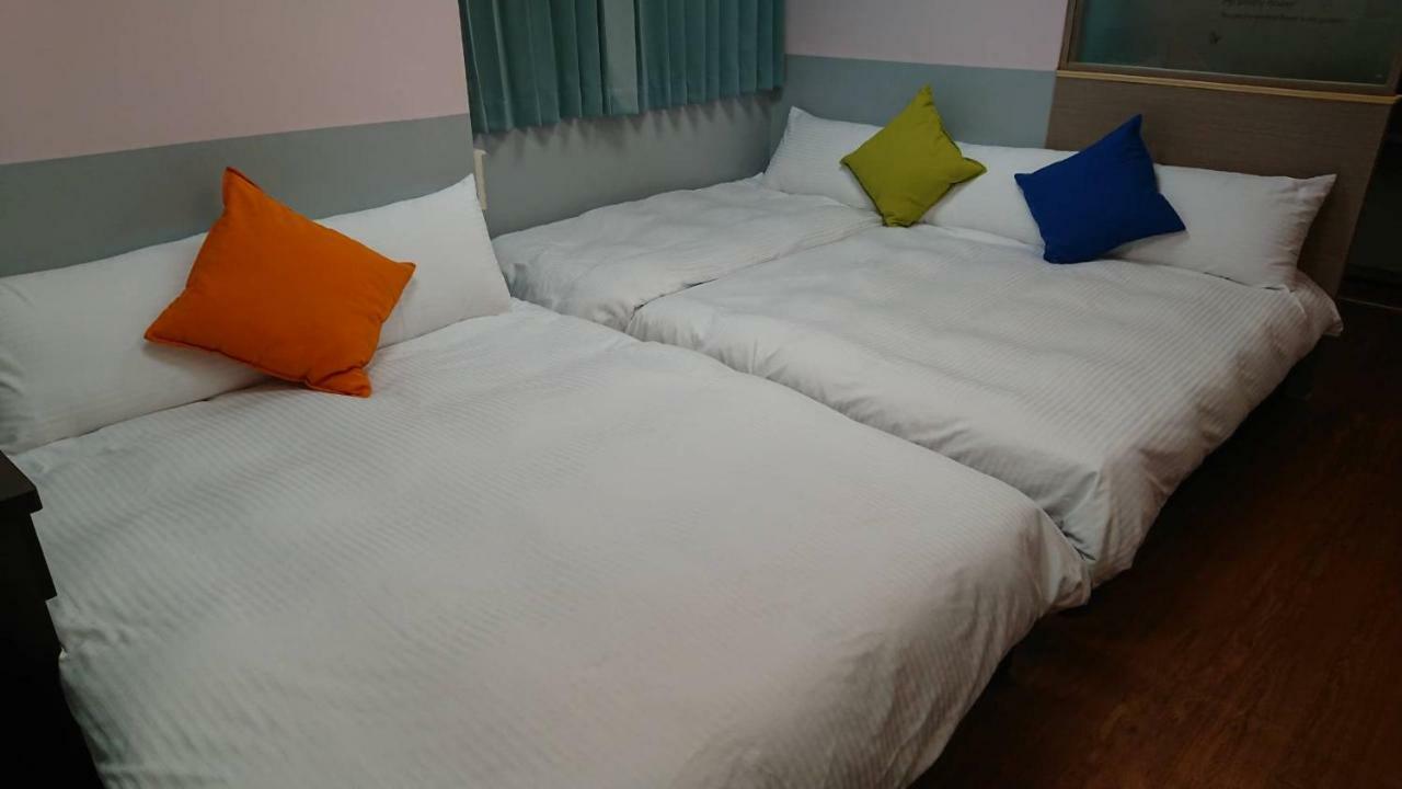 Papa Bear'S Guesthouse Taichung Exterior photo